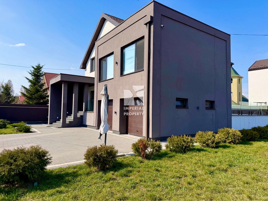 Продаж стильного газифікованого будинку в Ужгороді !