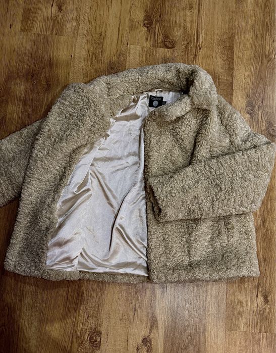 Шуба boohoo ( підходить на 52 розмір)