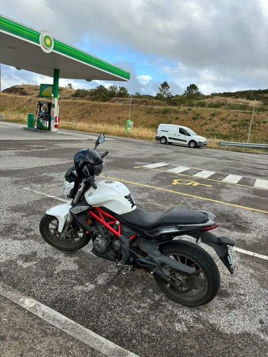 Vendo MOTO Benelli bn 302