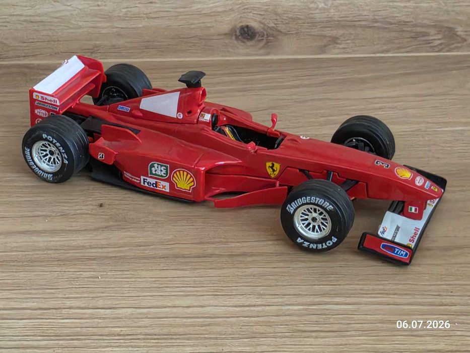 Bburago 1/24 - F1 Ferrari F300