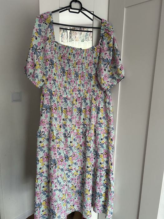 Letnia, długa sukienka w pastelowych kolorach, kwiaty floral, 48 4XL Studio rękawy bufki