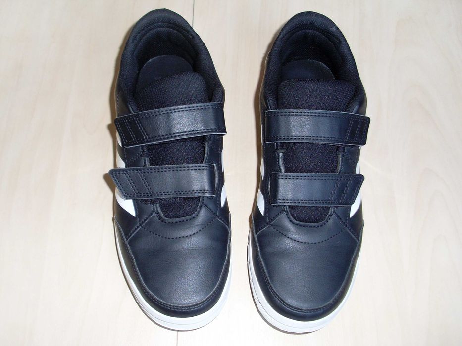 Кроссовки Adidas, 39 размер (25,5 см длина стельки).