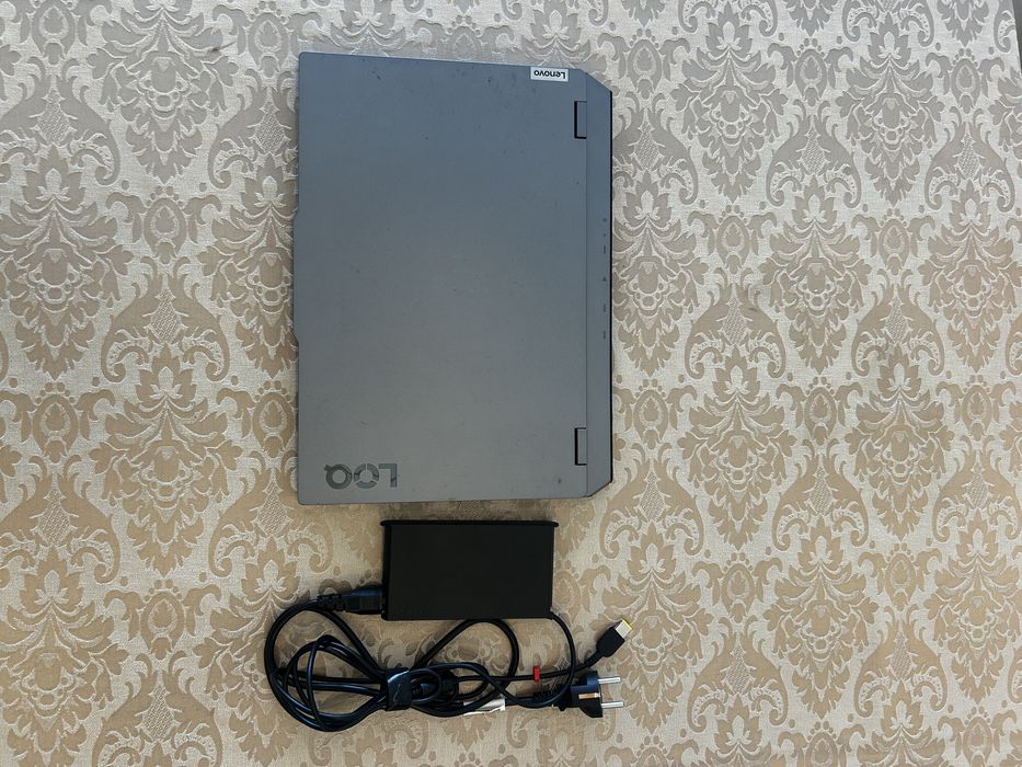 Portátil Gaming Lenovo LOQ 15IRX9