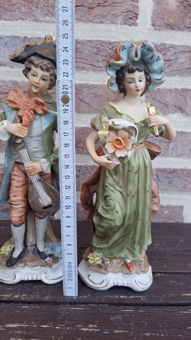 "Галантная пара"  статуэтка