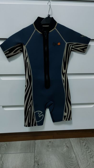 Pianka do pływania kombinezon neoprenowy