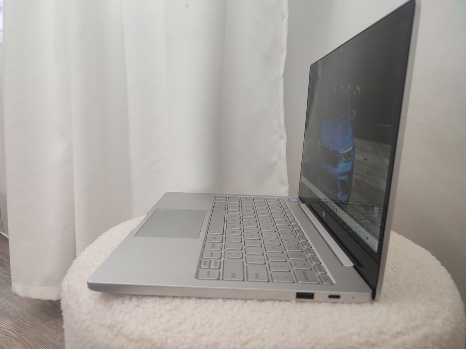 Ультрабук Xiaomi Mi Notebook Air 12.5" / Core m3-7Y30 / 4GB / SSD 128GB АКБ  5-6год