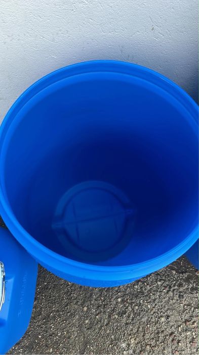 Beczki plastikowe 30-220L z deklem