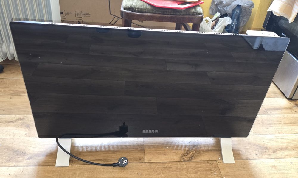 Elektryczny grzejnik szklany Eberg  Evi