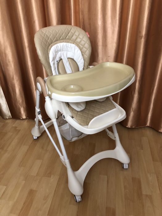 Продам детский стульчик для кормления CARRELLO Caramel CRL-9501