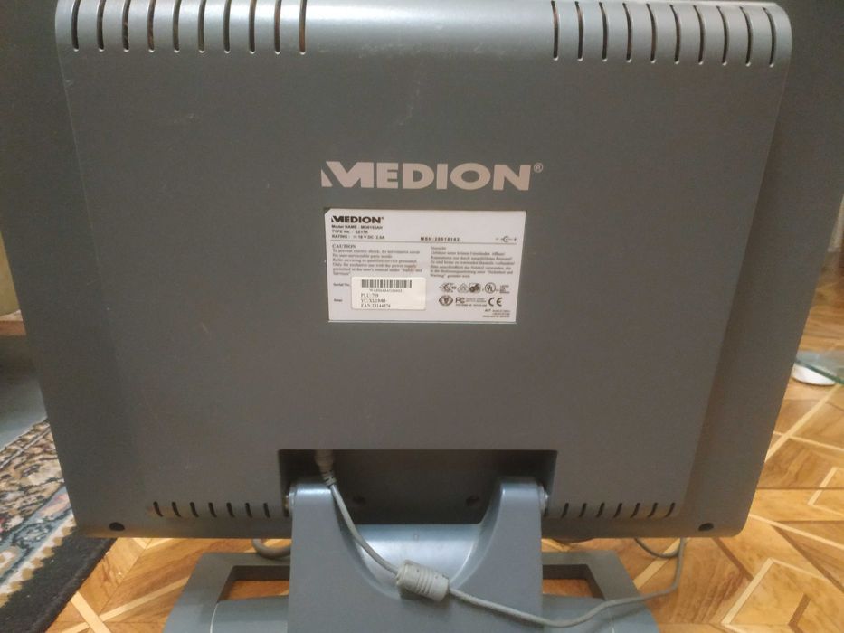 Монитор со встроенными динамиками