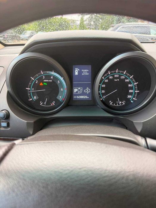 Toyota Land Cruiser 150, рік випуску - 2011.