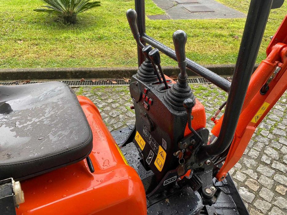 Miniescavadora Kubota U10-3