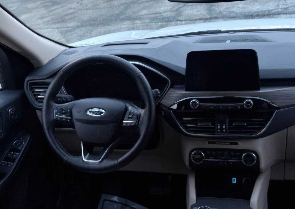 Ford Escape Hybrid Titanium      2020