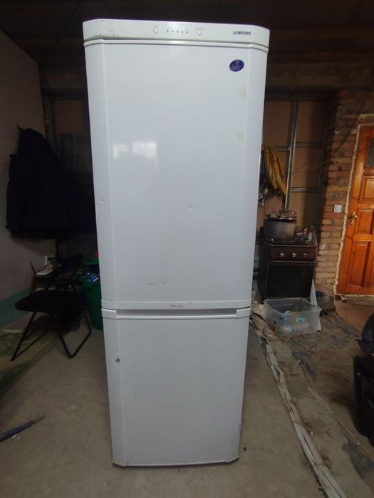 Холодильник Samsung, двухкамерный, No Frost, 290 л