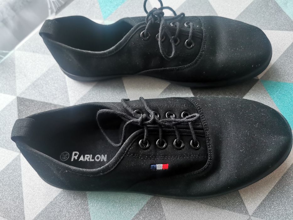 Nowe czarne trampki rozm. 39