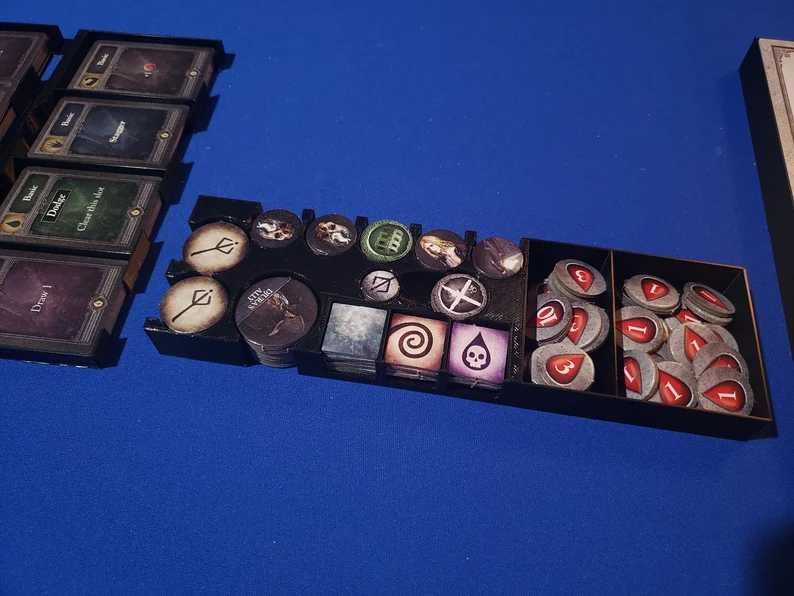 Insert organizer do gry planszowej Bloodborne mieści wszystkie dodatki (bez figurek)