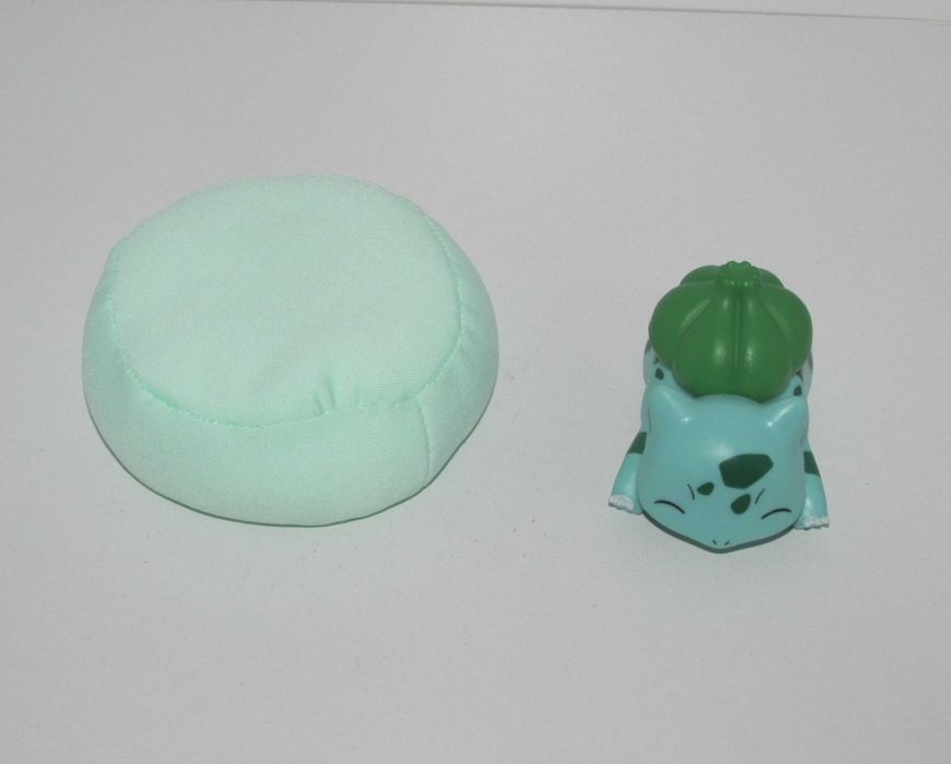 Pokémon Bulbasaur com Almofadinha Verde