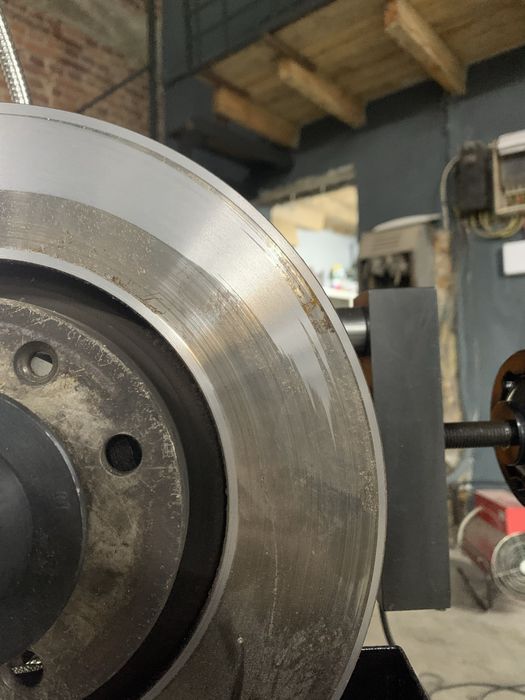 Проточка гальмівних дисків