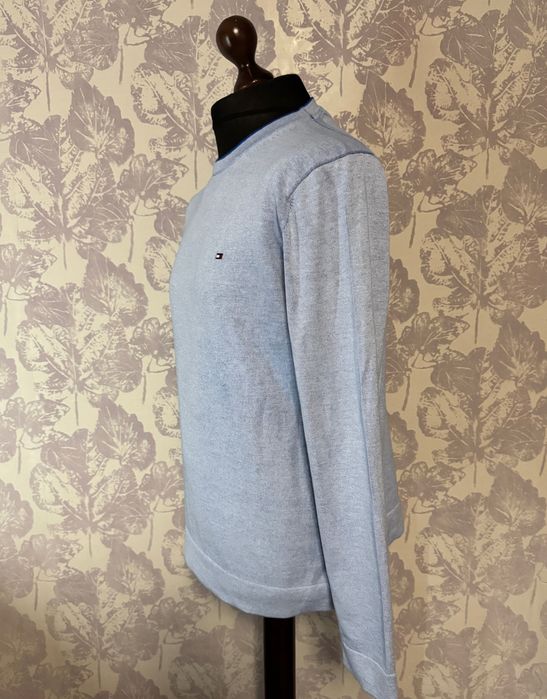 Свитер Tommy Hilfiger.