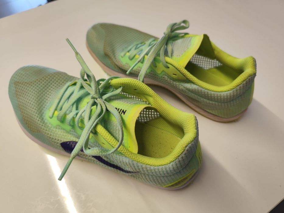 Sapatilhas de Bicos KipRun (Tam. 40)