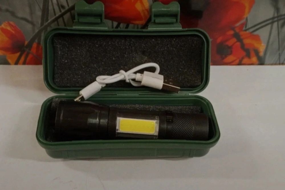 Ładowarka mała usb wojskowa taktyczna zoom

led nowa