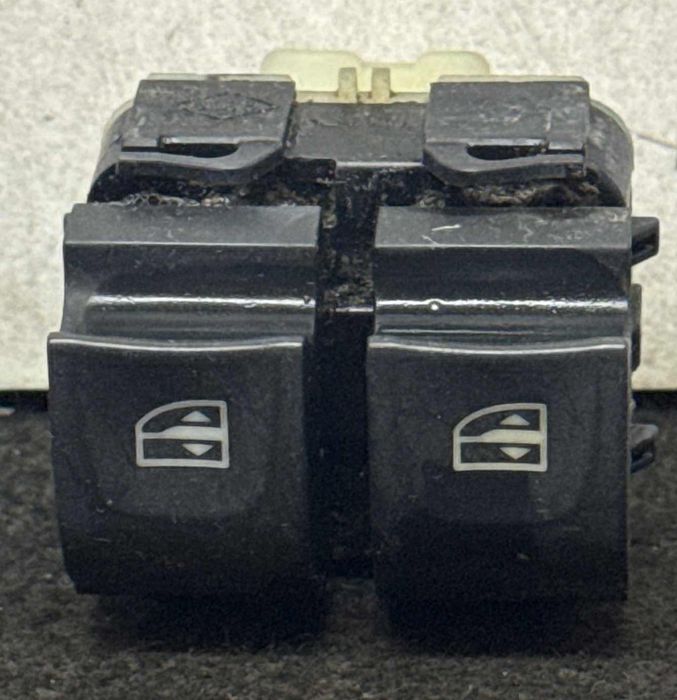 Comando / Botão / Interruptor Vidros Frente Esquerdo - RENAULT CLIO V