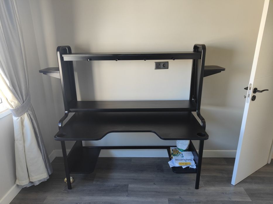 Secretaria como nova