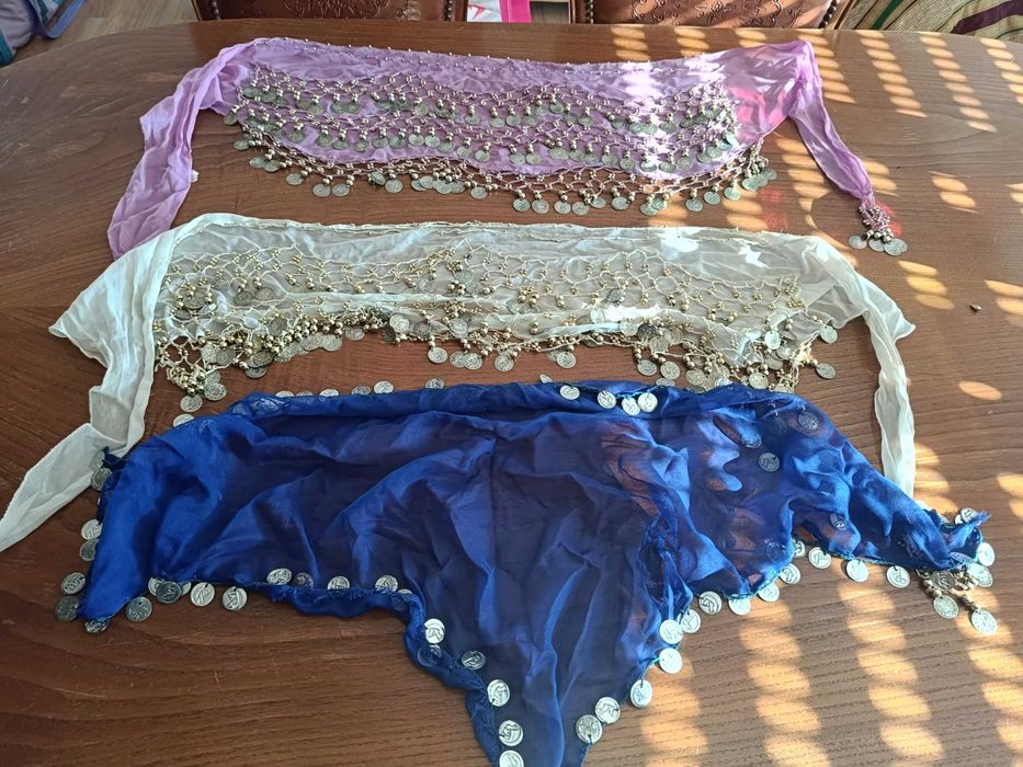 Cintos, saias e top de dança oriental