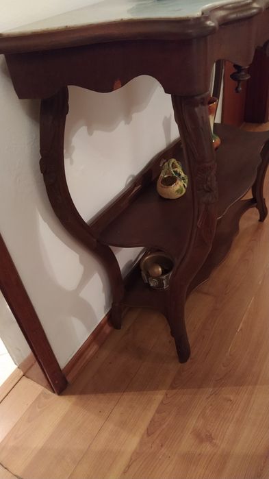 Belíssima credencia antiga