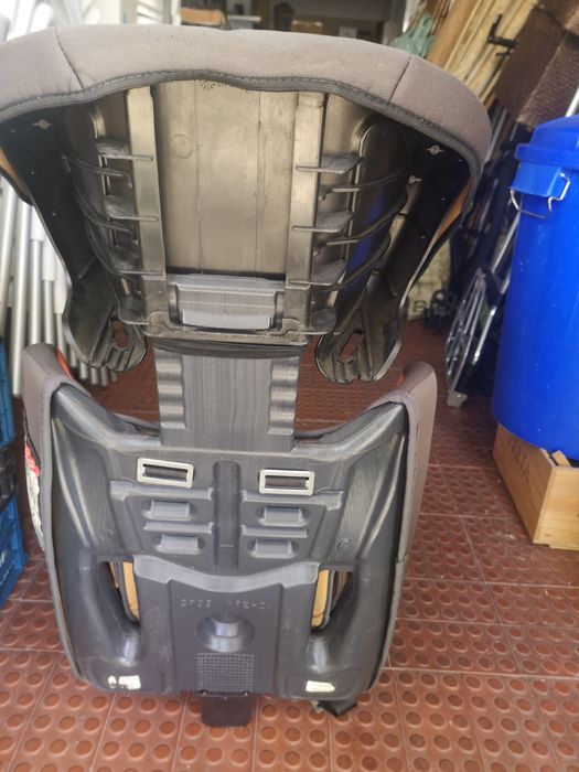 Cadeira de bebé automóvel