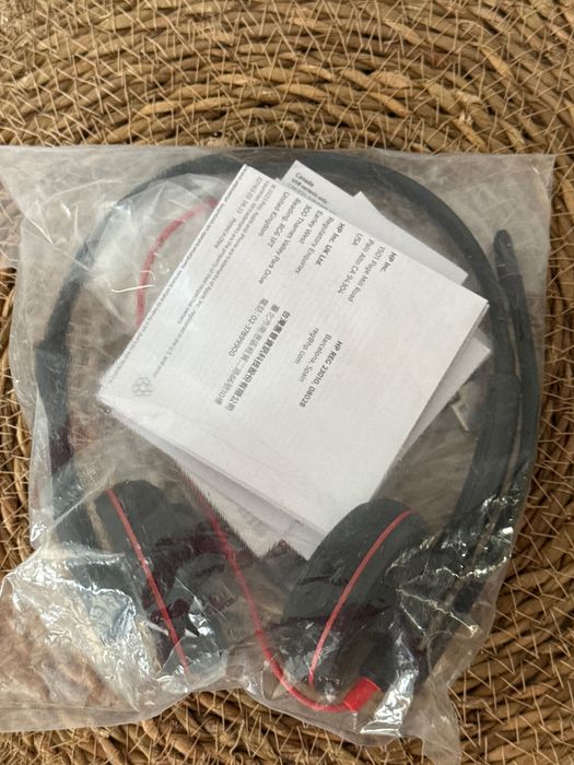 Auscultadores Poly Blackwire 3220 USB-C (novos, selados)