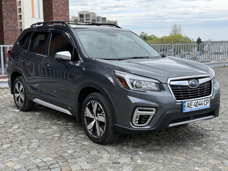 Продам Subaru Forester Touring
