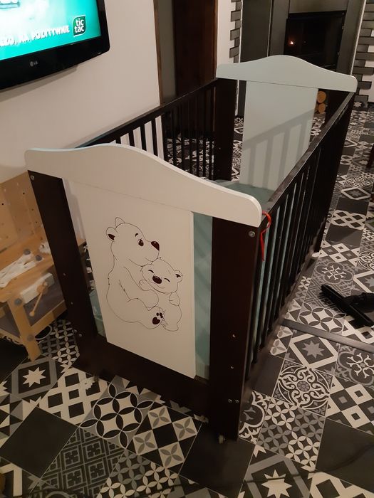 Łóżeczko dziecięce regulowane