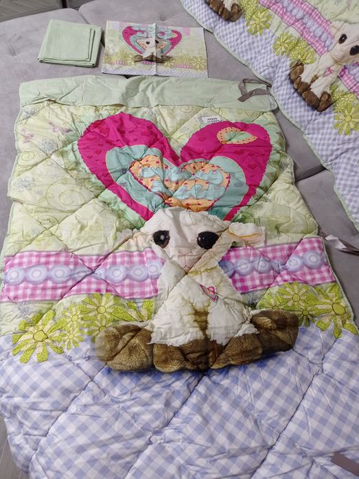 Набір дитячої постілі  з бортиками в ліжко