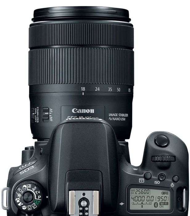 Фотоапарат Canon 77D