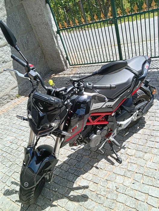 Benelli TNT 125, como nova