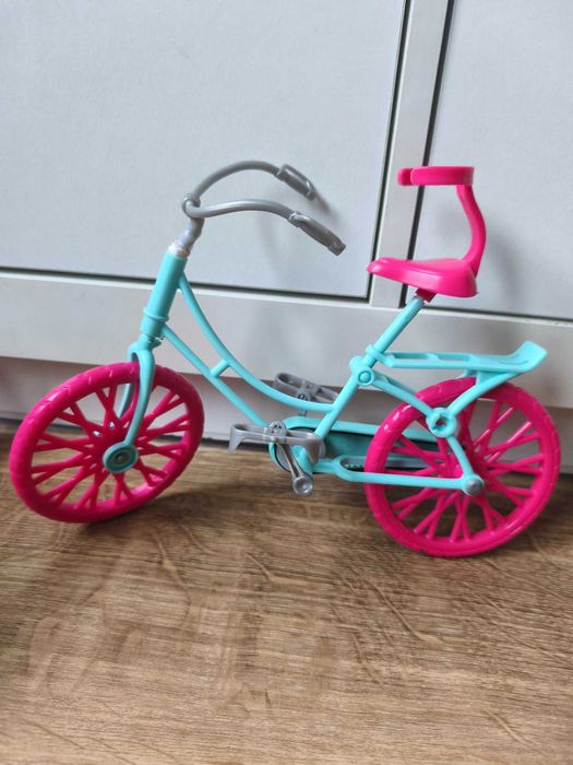 Kamper barbie z akcesoriami, skuterem i rowerem