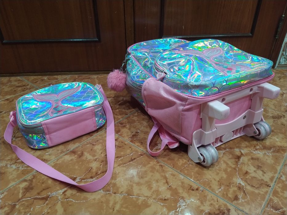 Mochila escolar mala para criança menina casa quarto apartamento vivenda gabinete escritório carro cozinha.