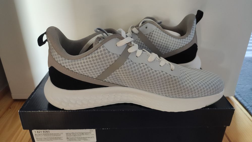 Buty siateczkowe Fila rozmiar 39, wkładka 26cm