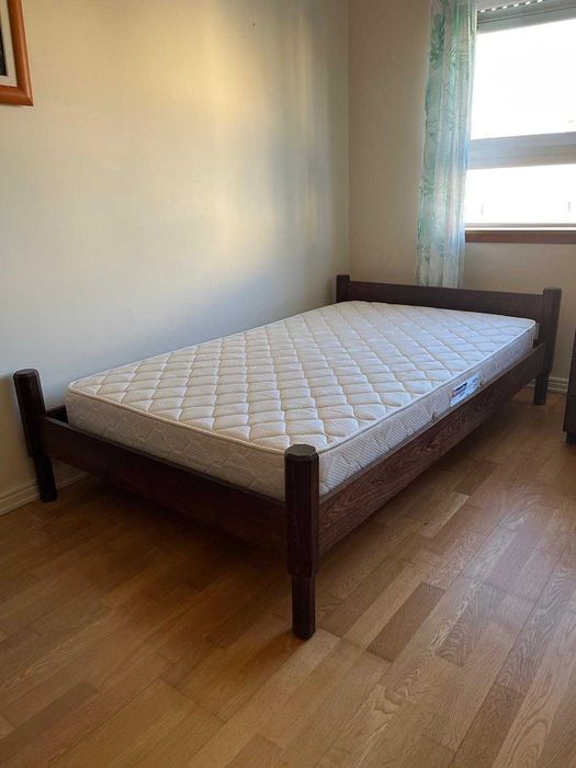 Cama de Solteiro em Madeira Maciça de Jambire