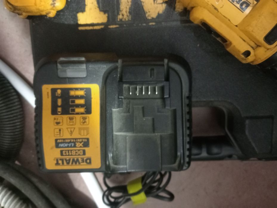 Kit Aparafusadora DeWalt XR Li-ion 10.8V