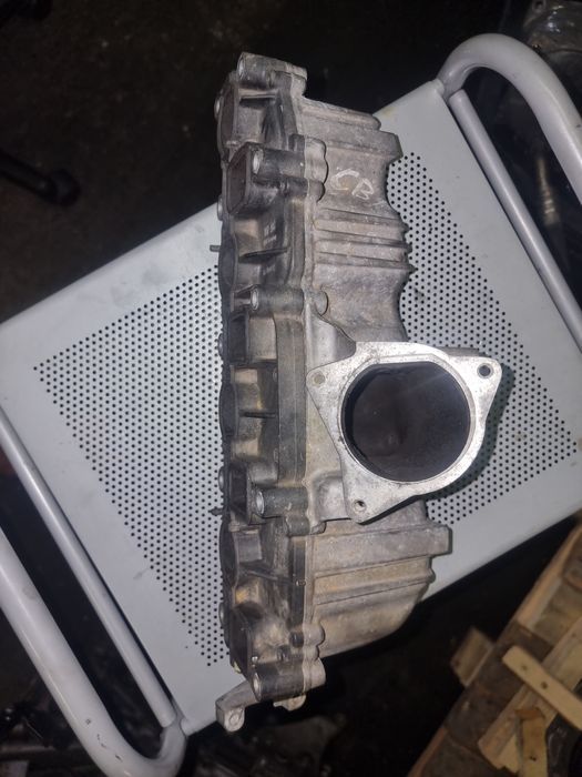 Kolektor ssący 2.0 tdi 03L129711