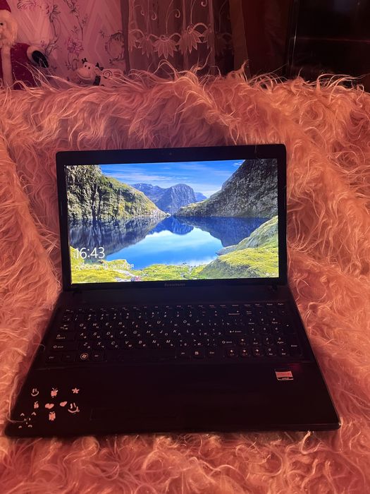 Продаю ноутбук ТРЕБУЕТ РЕМОНТА!