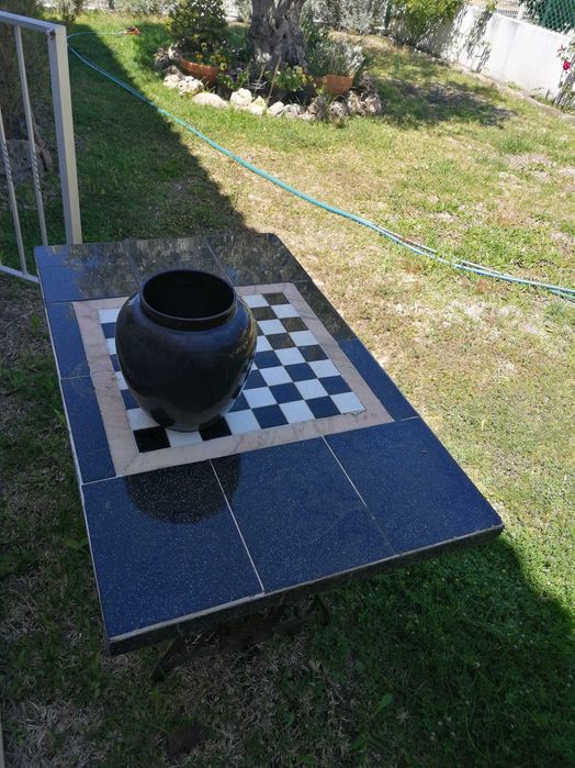 Mesa de apoio / aparador / consola de pedra e pés máquina singer
