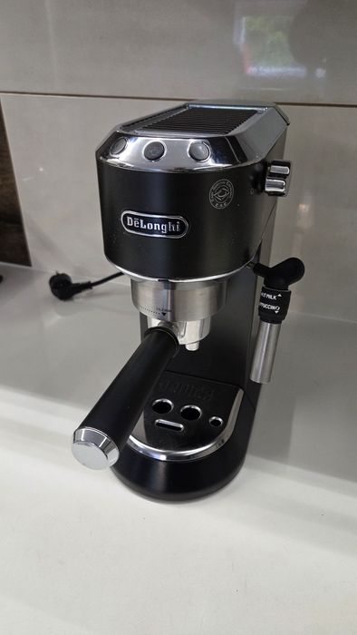 DeLonghi Dedica Style EC685.BK ekspres do kawy kolbowy