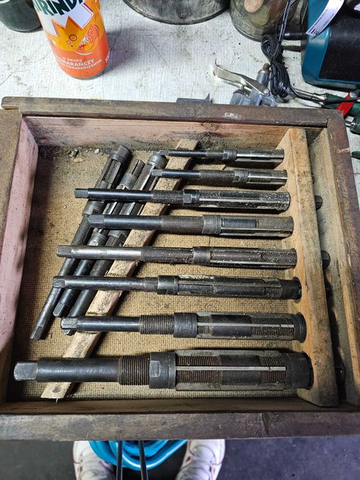 Rozwiertaki nastawne regulowane 11szt frezy krótkie i długie gwintowni