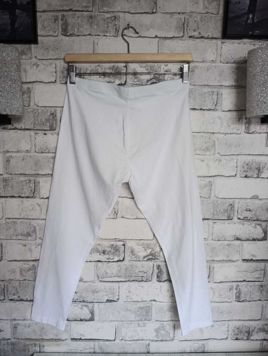 bawełniane krótkie białe legginsy 3/4 za kolano M/L na gumce rybaczki