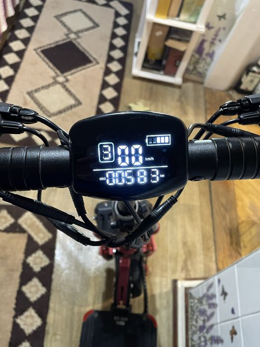 Елктросамокат Giant Outlander M11 (1600w, 26Ah, 52V)