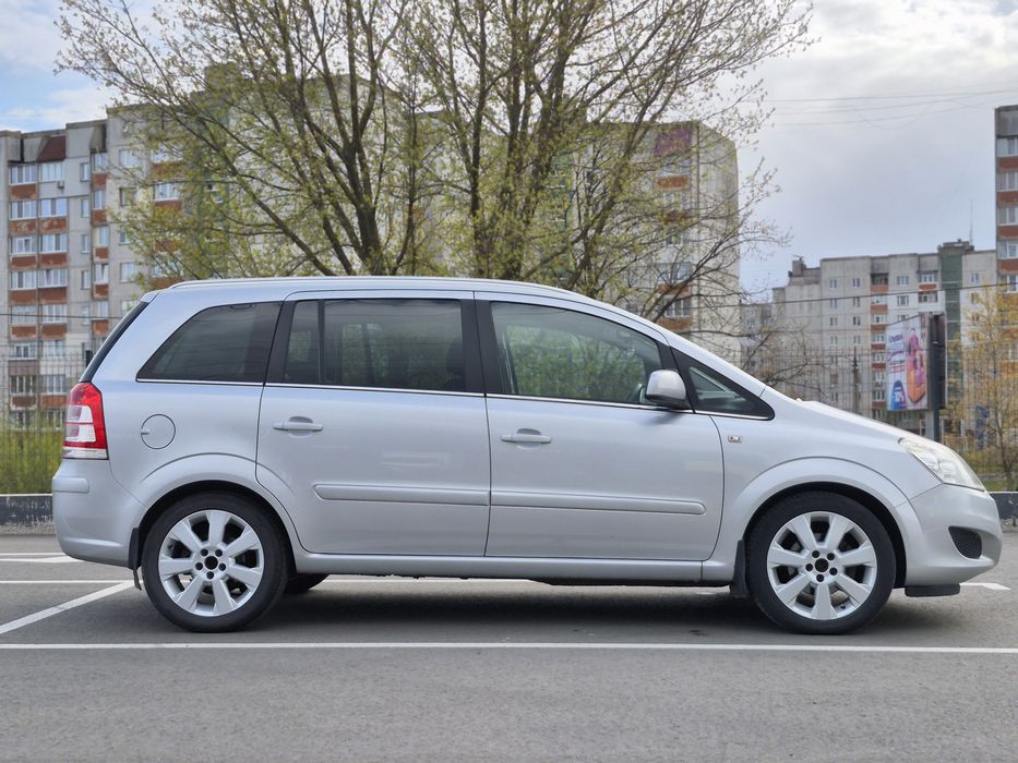 Opel Zafira 2009 | 1.8 бензин | 7 місць | механіка