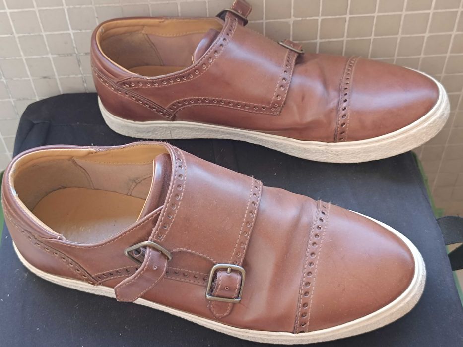 Sapatilhas de pele com fivela dupla da Zara